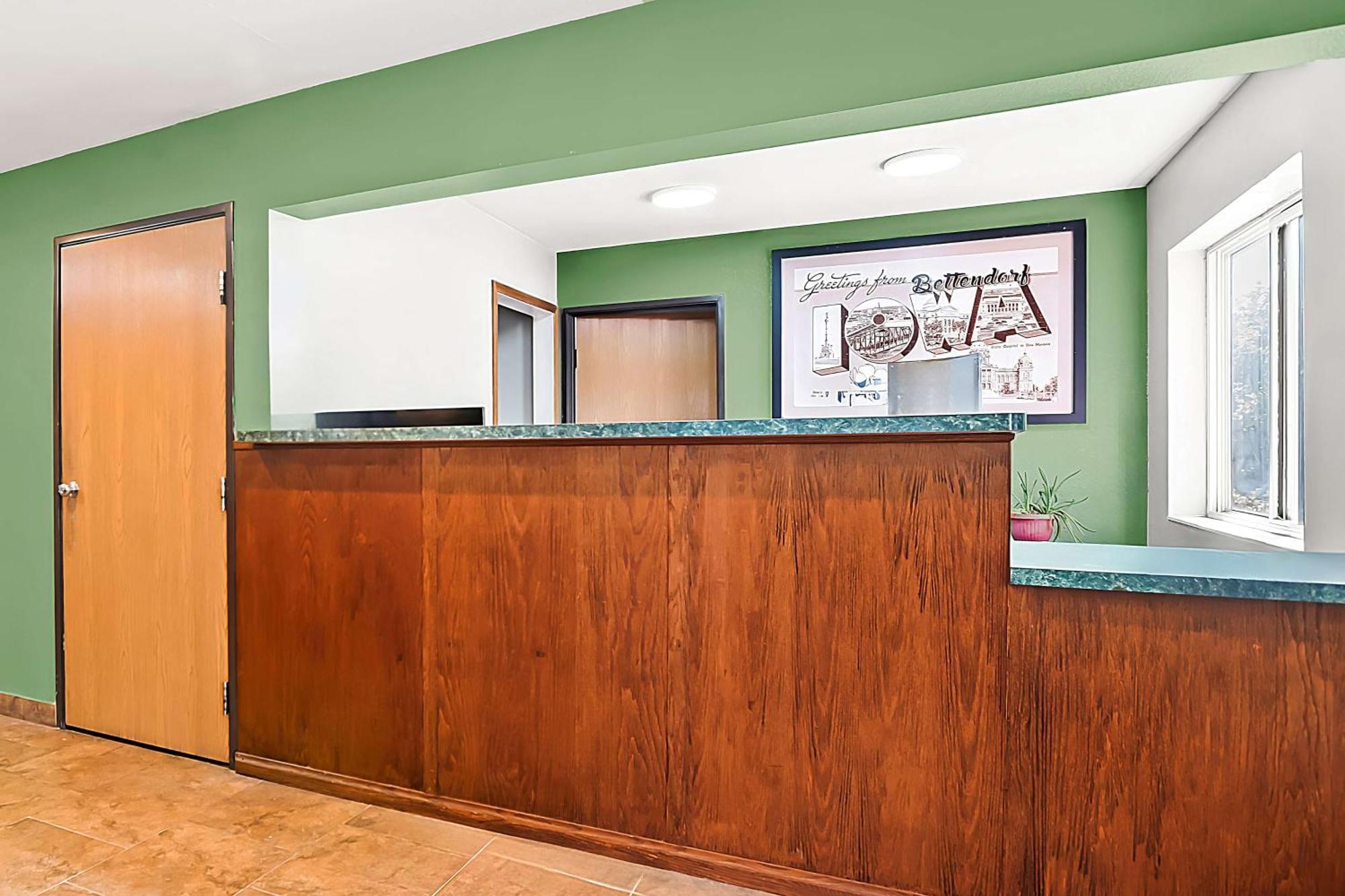 Surestay Plus Hotel By Best Western Bettendorf Exterior photo